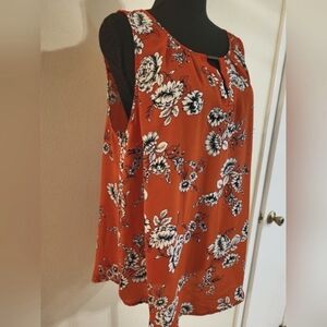 TORRID Red, Black, & White Floral Sleeveless Top (Torrid Size‎ 0/Large)